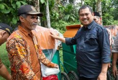 Bupati Bungo Serahkan Bantuan Alat Hand Tracktor ke Petani
