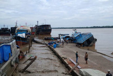 Pelabuhan Tangga Raja Kuala Tungkal Ambruk 