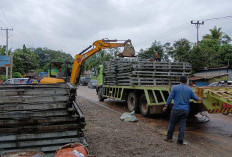 Pembangunan Jembatan Sementara Butuh 5 Hari, Dewan Sebut Jalan Alternatif Banyak Rusak 