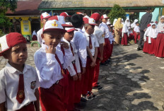 Hari Pertama Sekolah, Siswa SDN 212 Kota Jambi Tampak Riang, Pasca Sekolah Kembali Dibuka