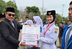 Walikota Alfin Beri Apresiasi untuk Pemuda Berprestasi di Sungai Penuh