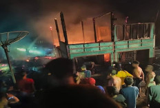 Kebakaran Melanda 15 Rumah di Kampung Bulim, kecamatan Tanah Tumbuh