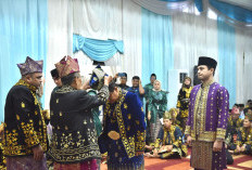 Dikukuhkan Pemangku Adat: Tak Sekadar Seremoni, Walikota Maulana Janji Adat Melayu akan Hidup dalam Perda