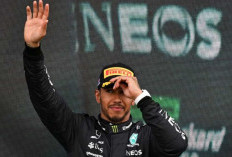 Hamilton Tak Peduli dengan Isu Pindah ke Ferrari