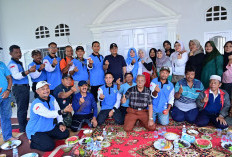 Gotong Royong Warga : Bukan Sekedar Perintah, Wali Kota Maulana Hadir Memberi Telada