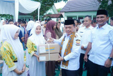 Tak Ada Lagi Anak Putus Sekolah di Jambi, Gubernur Al Haris dan Bupati Hurmin Bagikan Beasiswa Dumisake 