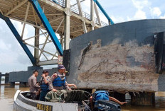  Pemkab Hitung Kerusakan Tiang Jembatan Muaro Sabak