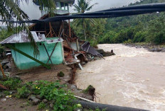 Banjir Bandang Terjang Desa Bukit Berantai, Sebagian Bangunan Masjid Terbawa Arus Sungai 