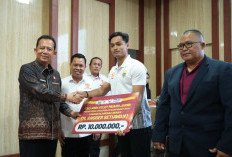 Bupati BBS Bersama Koni Muaro Jambi Beri Tali Asih ke Atlet Peraih Mendali di PON XXI Aceh-Sumut 