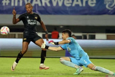 Dibuka Laga Semen Padang Kontra Dewa United
