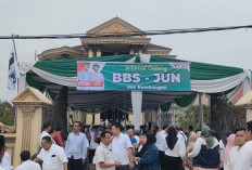 Ribuan Simpatisan Iringi BBS Jun Mahir Mendaftar ke KPU Muaro Jambi