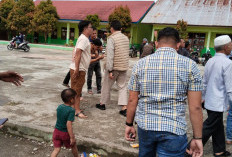 Cabup Kerinci Deri Nyoblos di Desa Sawangan Jaya