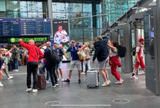 Suporter Mulai Berdatangan ke Berlin