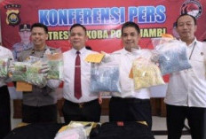 Polda Jambi Tangkap Kurir Narkoba Jaringan Malaysia dan Amankan 4 kg Sabu Serta 19.895 Butir Ekstasi