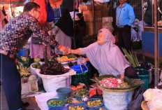 Pantau Kondisi Pasar, Wako Ahmadi Berdialog dengan Pedagang