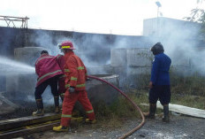 Gudang Penyimpanan Minyak Terbakar, Satu Pegawai  Alami Cedera