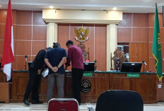 Penyidik Akui Tak Libatkan Saksi Ahli,       Penggunaan Gelar Anggota DPRD Muaro Jambi Bustomi 