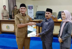  DPRD Gelar Rapat Paripurna Pandangan Umum Fraksi Atas Pertanggungjawaban APBD 2024 Sarolangun 