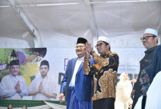 Syiar Islam Bergema di Balaikota : Tabligh Akbar Pemkot Jambi Hadirkan Ustadz Ucay Batubara