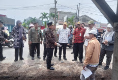 Wali Kota Jambi Tinjau Proyek Perbaikan Jalan dan Drainase di Kebun Handil dan TP Sriwijaya