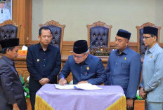 Bupati Muaro Jambi BBS Hadiri Rapat Paripurna, Tujuh Ranperda Disepakati Jadi Perda 