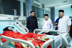 Gubernur Al Haris Kunjungi Pasien di RSUD Raden Mattaher pada Malam Takbiran