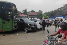 Mobil Truk Tabrak Beruntun 3 Kendaraan di Jalan Transyogi