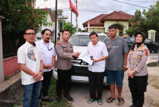Mobil Pajero Milik Nindia Korban Perampokan Dikembalikan Kapolresta Jambi Kepada Pihak Keluarga 