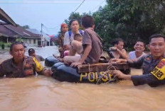 Polsek Muko Muko Buka Dapur Umum,  Bantu Korban Banjir di Dusun Bedaro