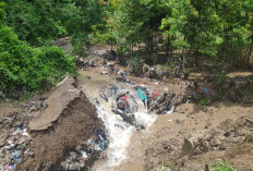 Bukit Sampah Timbulkan Kecemasan Warga