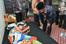 Dibantu Lewat Program Kartu Bahagia, Walikota Maulana Jenguk Korban Begal