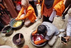 Tim FEB UNJA Lestarikan Budaya Batik Seberang 