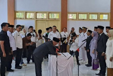 Lantik 36 Pejabat Administrator dan Pengawas, Bupati Tekankan Dedikasi dan Pelayanan kepada Masyarakat 