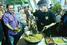 Lewat Festival Tumpah Ruah, Maulana-Diza Bangkitkan Lagi Kenangan Kota Tua Jambi