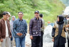 Bupati Instruksikan PUPR Segera Perbaiki, Pasca Jalan Penghubung  Sungai Renah Putus