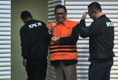 Hasto Jadi Tahanan KPK, Kenakan rompi Orange dan Tangan Terborgol