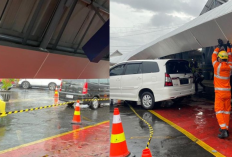 Akibat Hujan Lebat, Kanopi di Stasiun Tugu Jogja Roboh Hingga Timpa 5 Mobil