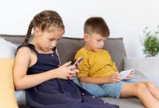 Bermain Handphone Sejak Dini Bisa Sebabkan Anak Terkena Autisme Virtual