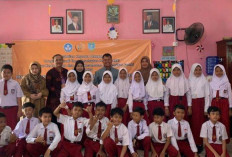 Tim FKIK UNJA Sosialisasi Bahaya Rokok di SDN 36 Kota Jambi