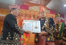  Ketua DPRD Muaro Jambi Terima Gelar Adat Melayu Jambi Adipati Agung Setyo Negeri
