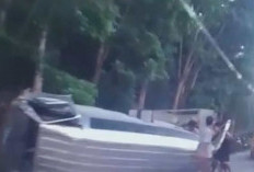 Minibus Pengangkut Elpiji Terguling di Bajubang