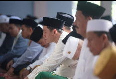 Bupati Batanghari MFA Dan Wabup Bakhtiar Sholat Ied di Masjid Almuwazzhapin