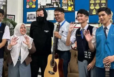 Alan Walker Sambangi Siswa-siswi SMA Al-Azhar Medan