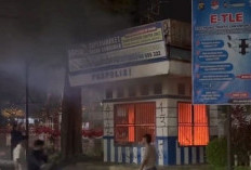Situasi Masih Mencekam, Pos Lantas di Simpang BI Telanaipura Jambi Dibakar Massa 