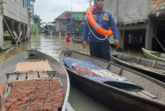 Debit Sungai Batanghari Terus Naik, Luapan Air  Sungai Batanghari  di Kota Jambi