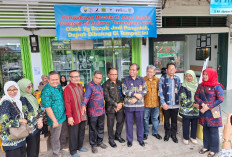 Peduli Sosial dan untuk Peningkatan Pelayanan terhadap Pengunjung, Ketua GP Farmasi Dampingi IAI Tinjau Apotek