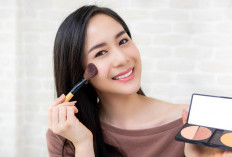 Foundation dan Moisturizer: Rahasia Tampil Glowing untuk Kulit Kering