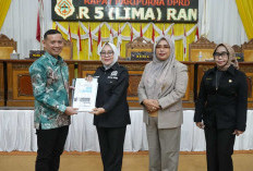 Rapat Paripurna Penyampaian Nota Pengantar Lima Ranperda Tanjab Timur Tahun 2025