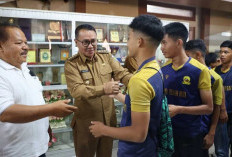 Wako Alfin Lepas Tim Sepak Bola Turnamen U 15 Suratin CUP