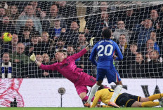 Chelsea Merangsek ke Posisi Kedua